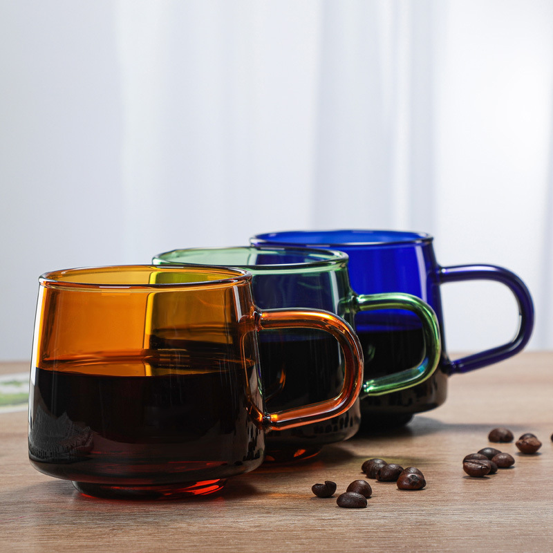 Taza de café colorida con mano - Wine In Beer Store reseña y precio